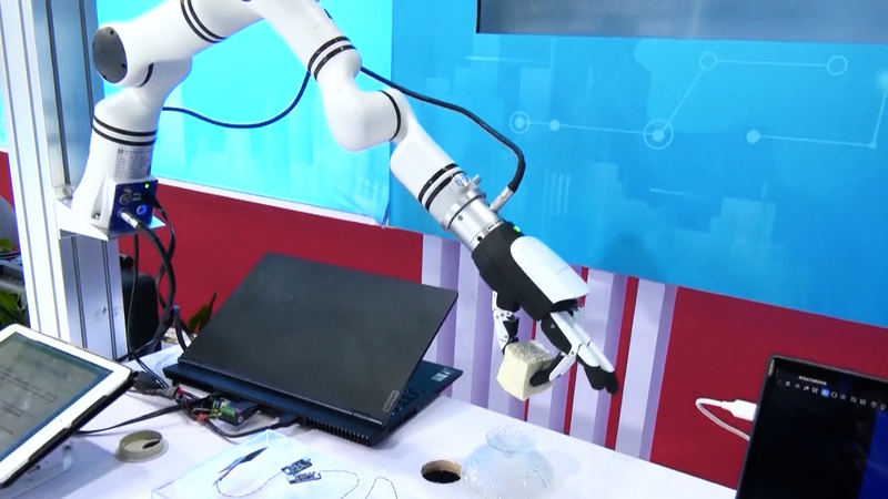 Humanoid_Robots_Dazzle_at_Supply_Chain_Expo_poster - News for amigos, by amigos Humanoid_Robots_Dazzle_at_Supply_Chain_Expo video poster