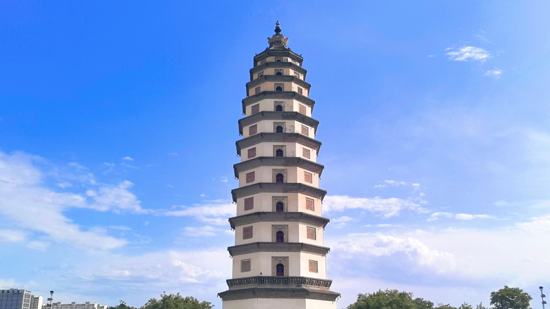 Kaiyuan Temple Pagoda: A Timeless Cultural Fusion Kaiyuan_Temple_Pagoda__A_Timeless_Cultural_Fusion