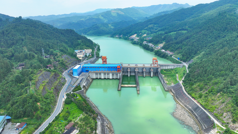 Lucid_Waters___Lush_Mountains__China_s_Blueprint_for_Green_Growth