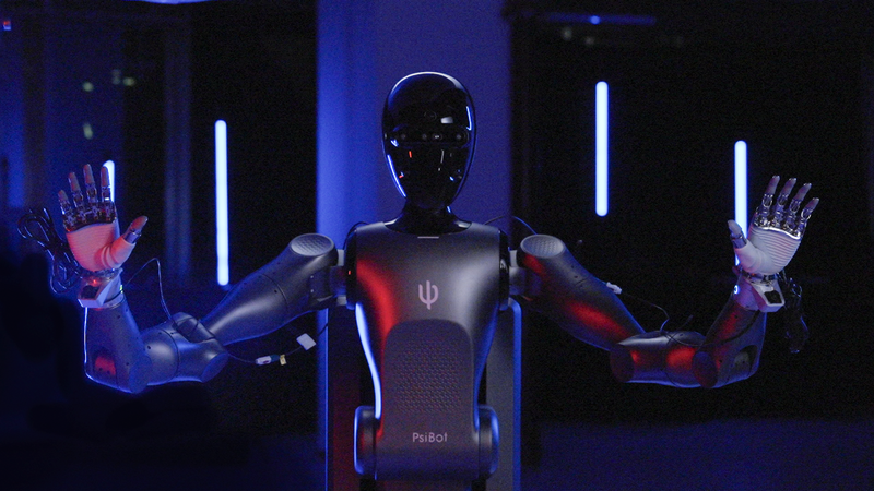 Mahjong & Delivery Robots: Next-Gen AI at WAIC 2025 Mahjong___Delivery_Robots__Next_Gen_AI_at_WAIC_2025