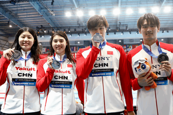 Marchand Sets Record, China Wins Medals at Singapore Worlds Marchand_Sets_Record__China_Wins_Medals_at_Singapore_Worlds