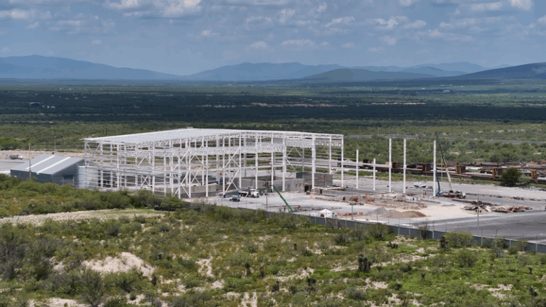 Mexico_Diversifies_Trade_as_US_Tariff_Pause_Ends video poster