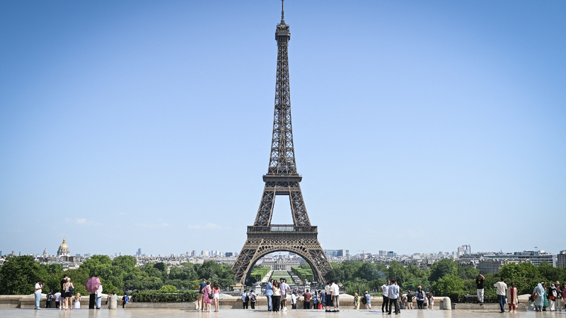 Paris Heatwave: Eiffel Tower Summit Closed Paris_Heatwave__Eiffel_Tower_Summit_Closed video poster