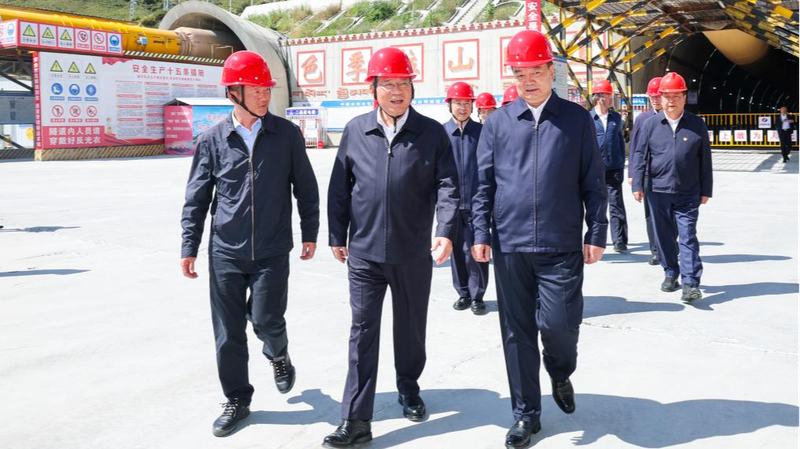 Premier Li Champions Eco-Forward National Projects in Xizang Premier_Li_Champions_Eco_Forward_National_Projects_in_Xizang