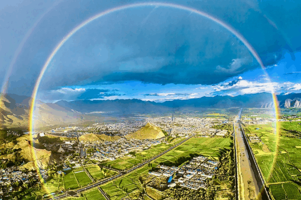 Rare Full-Circle Rainbow Lights Up Palcho Monastery Rare_Full_Circle_Rainbow_Lights_Up_Palcho_Monastery