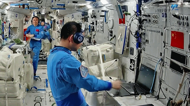 Shenzhou-20 Crew Rockets Through Bold Space Experiments Shenzhou_20_Crew_Rockets_Through_Bold_Space_Experiments
