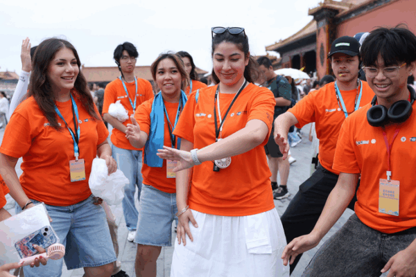 Singing for Peace: Youth Choirs Bridge Cultures Singing_for_Peace__Youth_Choirs_Bridge_Cultures