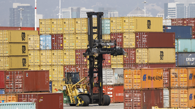 Steel_Tariff_Showdown__US_vs_Canada_in_an_Outdated_Trade_Game