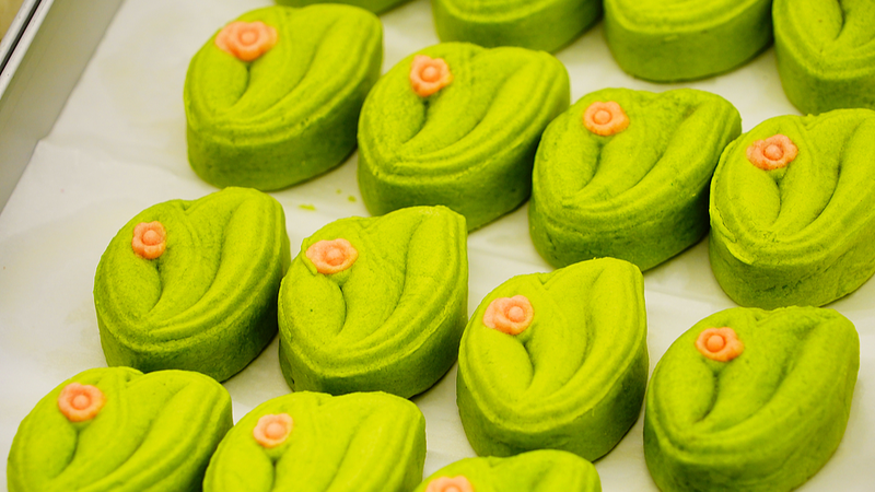Summer Sweets: Beihai Park Unveils Seasonal Pastries Summer_Sweets__Beihai_Park_Unveils_Seasonal_Pastries
