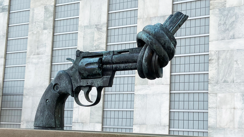 The_Knotted_Gun__A_Bold_Icon_of_Peace_at_the_UN