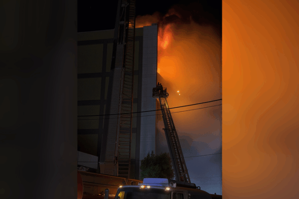 Tragic Fire in Kut: Supermarket Blaze Claims Dozens Tragic_Fire_in_Kut__Supermarket_Blaze_Claims_Dozens video poster