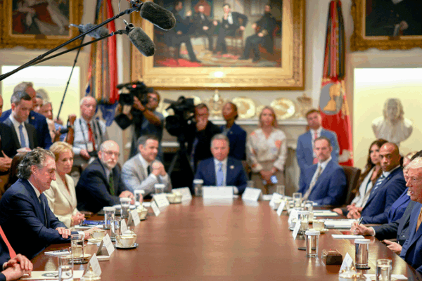 Trump’s Tariff Deadline: Trade Deals in the Spotlight Trump_s_Tariff_Deadline__Trade_Deals_in_the_Spotlight