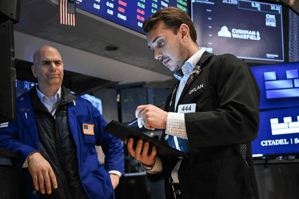 US Stocks Mixed: Earnings & Trade Shake-Up US_Stocks_Mixed__Earnings___Trade_Shake_Up