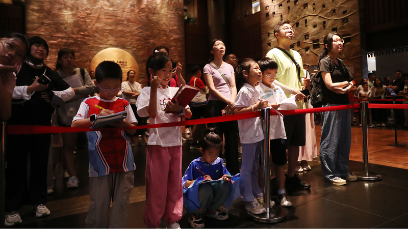 Young_Explorers_Flock_to_Beijing_s_Chinese_Archaeological_Museum - News for amigos, by amigos Young_Explorers_Flock_to_Beijing_s_Chinese_Archaeological_Museum