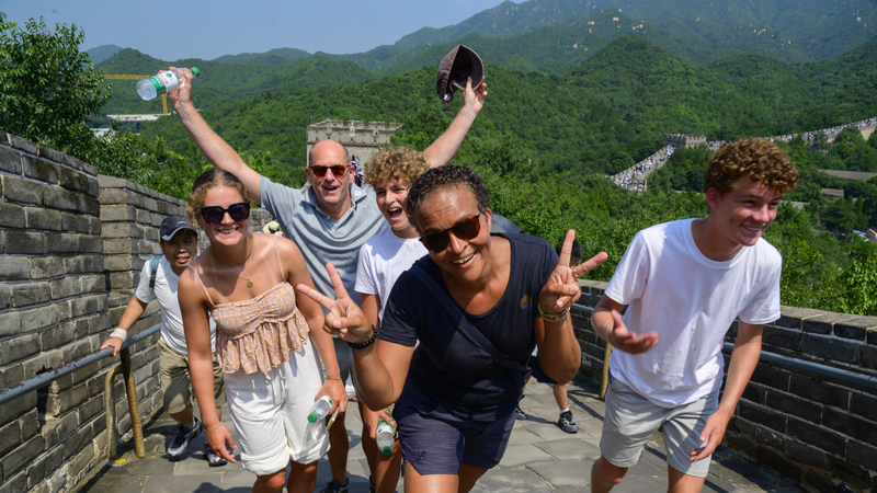 4FODV1LGH5QON0YCEIHB - News for amigos, by amigos Summer Surge: Global Travelers Flock to Beijing’s Great Wall