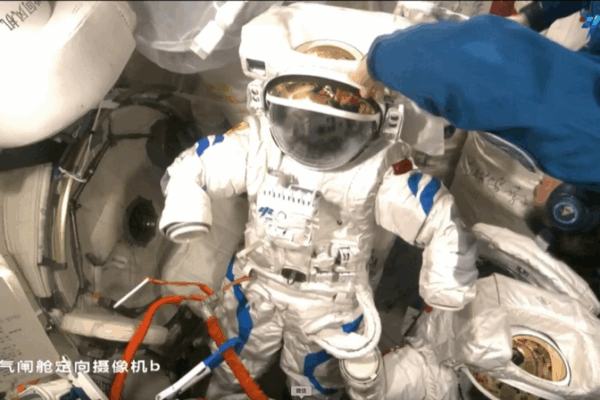 Shenzhou-20 Crew Prepares for 3rd Spacewalk in New Spacesuits 🚀 Shenzhou-20 Crew Prepares for 3rd Spacewalk in New Spacesuits 🚀