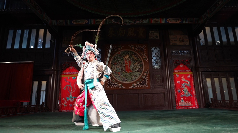 7ZSBDFT3UQC1GR8DZX40 - News for amigos, by amigos Zhou Yu’s Sword Dance: Peking Opera’s Elegance in Motion video poster