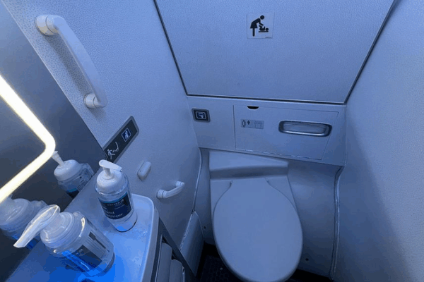Aircraft Wastewater Reveals Global Superbug Threats Aircraft_Wastewater_Reveals_Global_Superbug_Threats