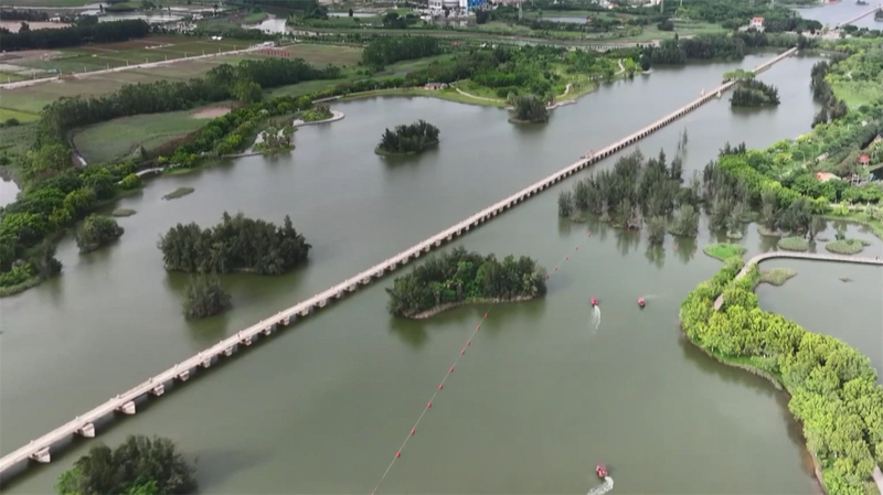 Anping Bridge: Ancient Marvel on the Chinese Mainland Anping_Bridge__Ancient_Marvel_on_the_Chinese_Mainland video poster