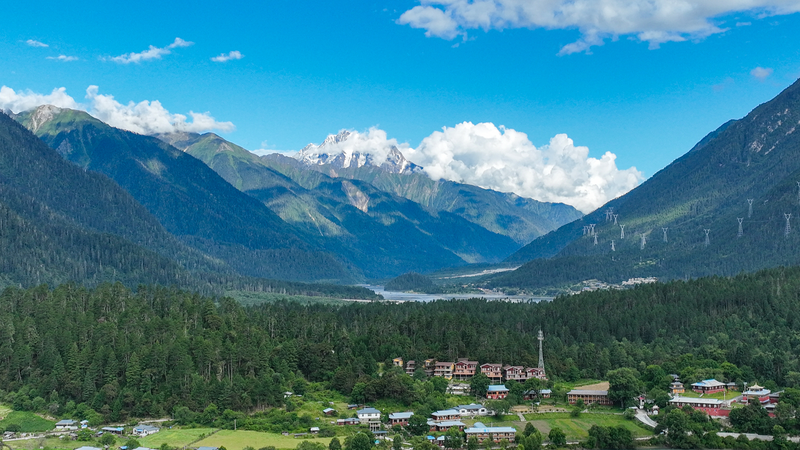 BERP9VE2KPU4L0D92CYH - News for amigos, by amigos Live: Xizang’s Epic Skyline – Roof of the World Livestream video poster