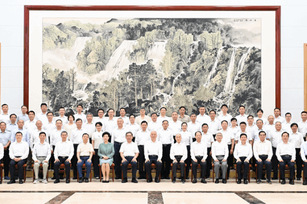 CPC Official Inspires Innovation at Beidaihe Retreat CPC_Official_Inspires_Innovation_at_Beidaihe_Retreat