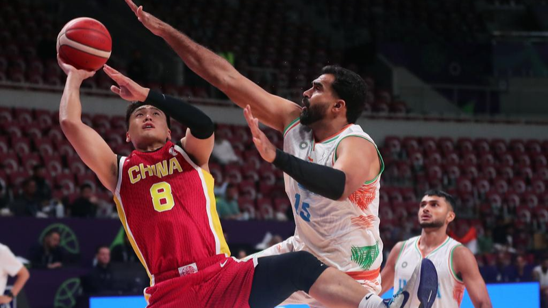 China Dominates India 100-69 at FIBA Asia Cup China_Dominates_India_100_69_at_FIBA_Asia_Cup