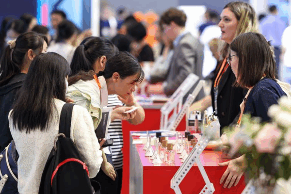 China_s_Economy_Stays_Strong__5_3__Growth___Boosting_Exports - News for amigos, by amigos China_s_Economy_Stays_Strong__5_3__Growth___Boosting_Exports