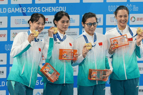 Chinese Mainland Breaks Finswimming Relay World Record at Chengdu Chinese_Mainland_Breaks_Finswimming_Relay_World_Record_at_Chengdu