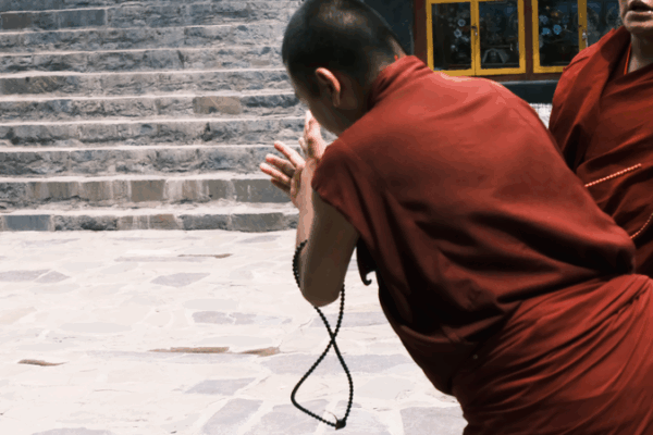 Echoes of Enlightenment: Bianjing Debate Ritual at Xizang’s Tashilhunpo Echoes_of_Enlightenment__Bianjing_Debate_Ritual_at_Xizang_s_Tashilhunpo
