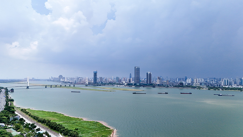 Live Vibes at Qiushui Square: Jiangxi’s Stunning Fountain Skyline 🌆🎶 video poster