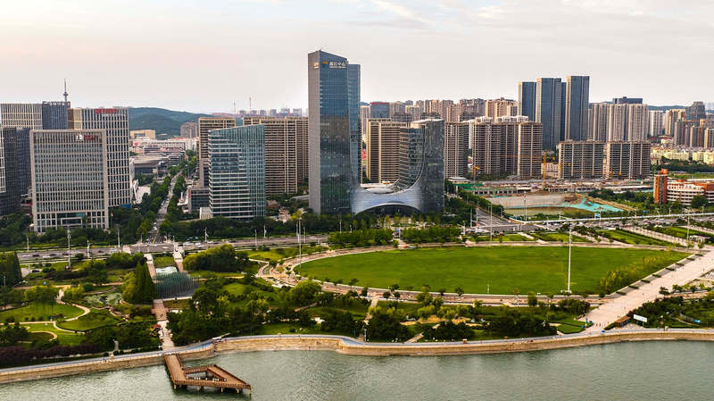 Hangfeng Online: How Qingdao’s Live Hotline Empowers Citizens Hangfeng_Online__How_Qingdao_s_Live_Hotline_Empowers_Citizens