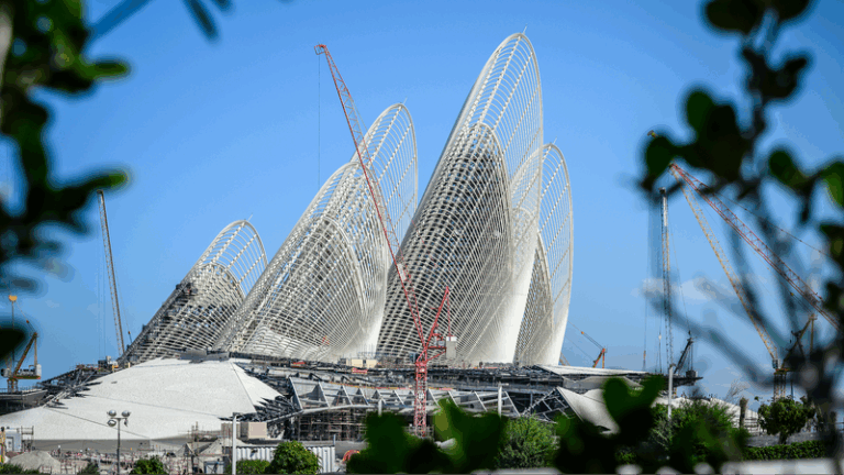 How_Arab_States_Can_Win_Global_Tech_Firms__China_s_Playbook