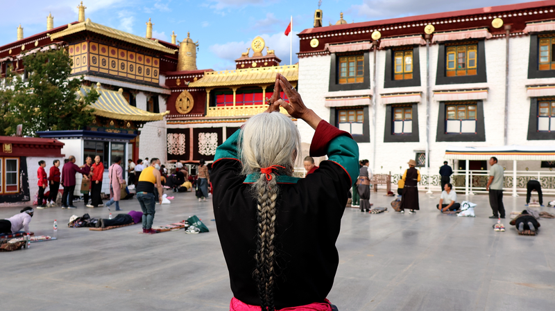 Jokhang_Temple__1_300_Years_of_Faith___Freedom_in_Xizang