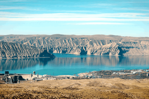 Longyangxia Hydropower Station: Energy, Flood Control & Beyond Longyangxia_Hydropower_Station__Energy__Flood_Control___Beyond
