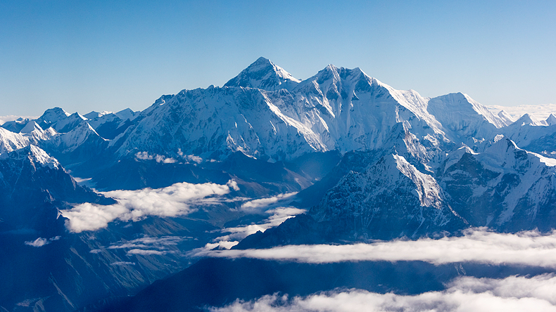Live: Mount Qomolangma – The Ultimate Natural Icon Live: Mount Qomolangma – The Ultimate Natural Icon video poster
