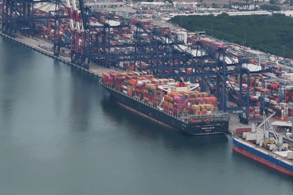 Mexico Hits Record Trade Surplus with US as Exports Surge Mexico_Hits_Record_Trade_Surplus_with_US_as_Exports_Surge video poster