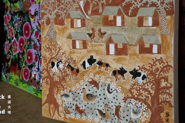 Painted Dreams: Bai Women Revive Folk Art in Dali Painted_Dreams__Bai_Women_Revive_Folk_Art_in_Dali