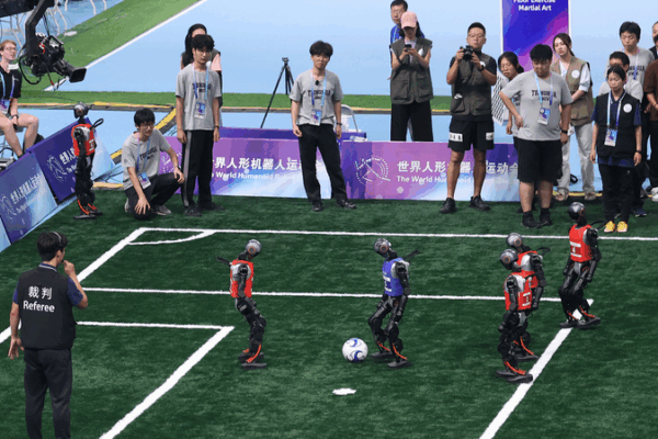China Opens Doors for Sci-Tech Partnerships: Humanoid Robots Step into Daily Life 🤖🌏 China Opens Doors for Sci-Tech Partnerships: Humanoid Robots Step into Daily Life 🤖🌏