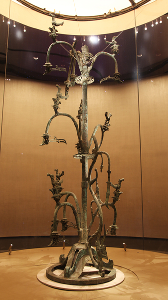 Sanxingdui_s_Bronze_Sacred_Tree__The_World_s_Largest_Bronze_Artifact_poster - News for amigos, by amigos Sanxingdui_s_Bronze_Sacred_Tree__The_World_s_Largest_Bronze_Artifact video poster
