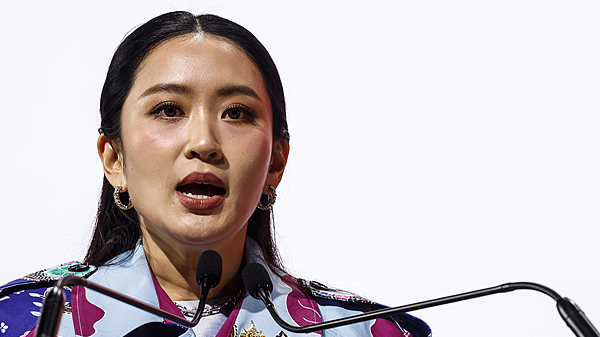Suspended Thai PM Steps Up with Defense Statement Suspended_Thai_PM_Steps_Up_with_Defense_Statement