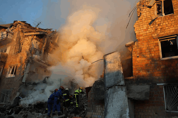 Russia’s Sweeping Strike on Kyiv Sparks EU & U.S. Security Pledges Russia’s Sweeping Strike on Kyiv Sparks EU & U.S. Security Pledges