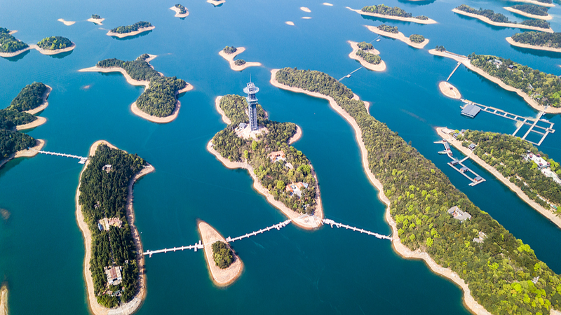 TYNBZO7JZXMCJXPPQ4II - News for amigos, by amigos Live Episode 3: Enjoy Serenity at Lushan’s West Sea video poster