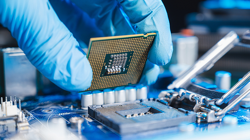 Trump’s 100% Tariff on Semiconductor Imports Shakes Up Chip World Trump_s_100__Tariff_on_Semiconductor_Imports_Shakes_Up_Chip_World