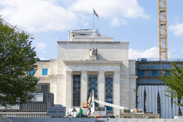 Trump vs. Fed: Shaking the Dollar’s Credibility Trump_vs__Fed__Shaking_the_Dollar_s_Credibility