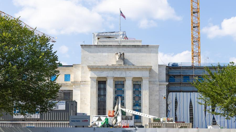 Trump_vs__Fed__Shaking_the_Dollar_s_Credibility - News for amigos, by amigos Trump_vs__Fed__Shaking_the_Dollar_s_Credibility