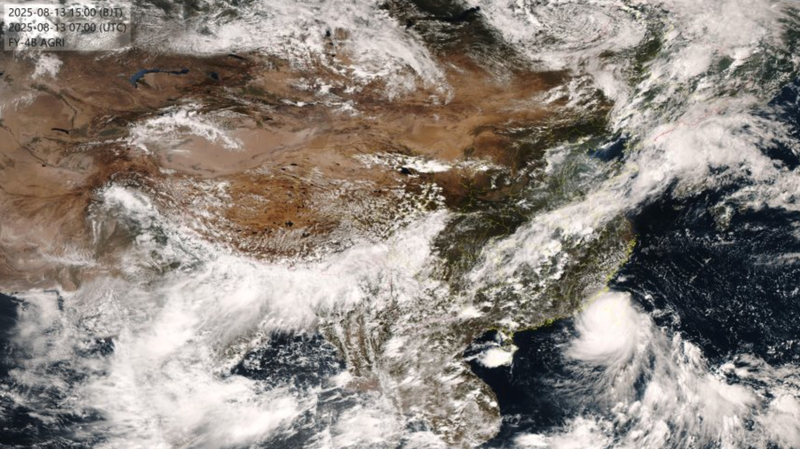 Typhoon_Podul_Poised_for_Second_Landfall_from_Xiamen_to_Shantou