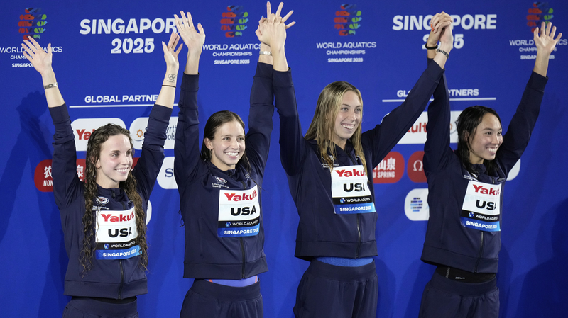 USA_Smashes_World_Record_at_Aquatics_Champs