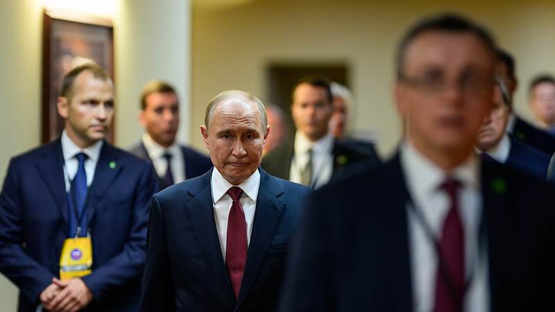 Putin’s Ready to Chat Peace with Zelenskyy—but Who Has the Power to Sign? 🤔