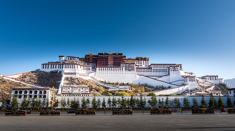 Xizang_Autonomous_Region_Rings_in_60_Years_with_Xi_Jinping_in_Lhasa video poster