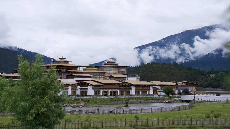 Zhaxigang Village: A Thriving Tourist Gem Zhaxigang_Village__A_Thriving_Tourist_Gem